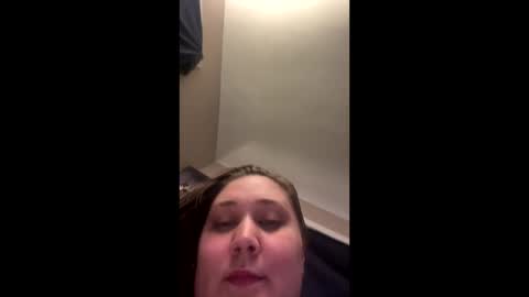 Snapshot of 22thickfatpussy chatting on 12/16/25, 12:26 22thickfatpussy online show from 12/16/25, 12:26