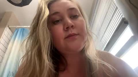 Snapshot of 22thickfatpussy chatting on 02/21/26, 09:38 22thickfatpussy online show from 02/21/26, 09:38