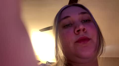 Snapshot of 22thickfatpussy chatting on 02/23/26, 03:53 22thickfatpussy online show from 02/23/26, 03:53