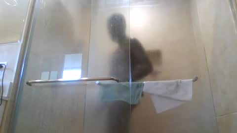 Snapshot of 242doggy242 chatting on 11/05/25, 06:30 420 Bbc online show from 11/05/25, 06:30