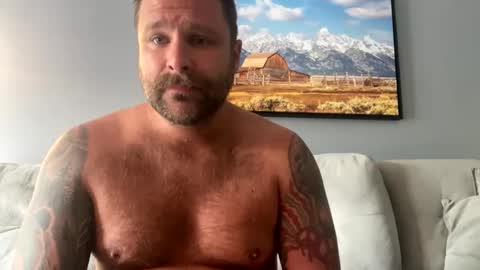 Snapshot of 247edgeallday chatting on 09/15/25, 12:27 247edgeallday online show from 09/15/25, 12:27