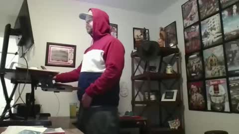 Snapshot of 247edgeallday chatting on 10/27/25, 01:04 247edgeallday online show from 10/27/25, 01:04