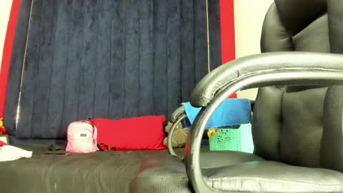 Snapshot of 24isabella chatting on 12/21/24, 11:01 Isabella online show from 12/21/24, 11:01