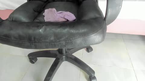 Snapshot of 24isabella chatting on 03/06/25, 01:57 Isabella online show from 03/06/25, 01:57