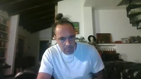 Snapshot of 27lv27 chatting on 04/03/26, 06:39 27lv27 online show from 04/03/26, 06:39