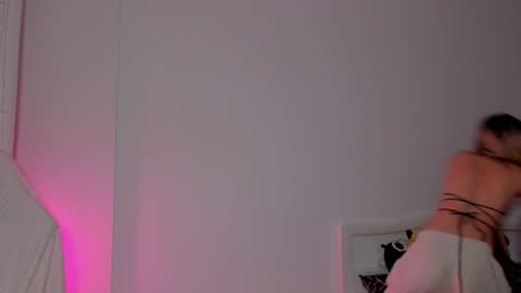 Sasha weekend from 14 to 27 November online show from 01/12/25, 04:10