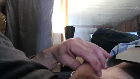 Snapshot of 2hard2handle14 chatting on 01/31/25, 01:01 2hard2handle14 online show from 01/31/25, 01:01