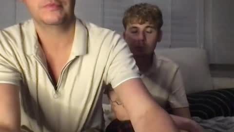 Snapshot of 2hungboys chatting on 07/14/26, 06:07 Roommates online show from 07/14/26, 06:07