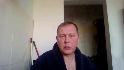 Snapshot of 2ndlipeater chatting on 02/04/26, 08:09 Girts online show from 02/04/26, 08:09