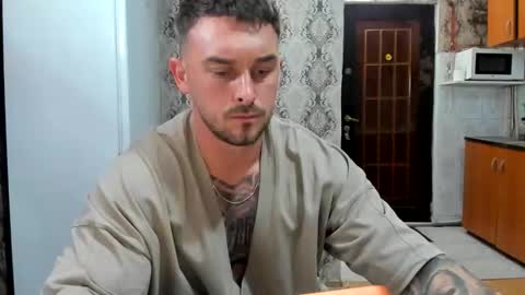 Snapshot of 2sexymuscles chatting on 06/07/26, 08:12 2sexymuscles online show from 06/07/26, 08:12