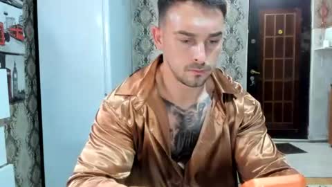 Snapshot of 2sexymuscles chatting on 06/21/26, 08:33 2sexymuscles online show from 06/21/26, 08:33