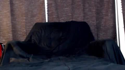 Snapshot of 2sexyniknowit chatting on 05/13/26, 04:26 domingo online show from 05/13/26, 04:26
