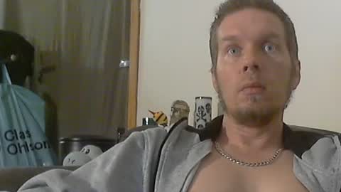 2small4you83 online show from 12/19/24, 04:02