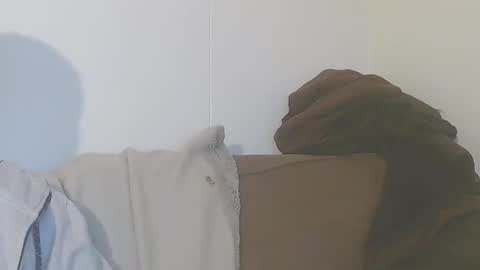 2small4you83 online show from 02/11/25, 04:01