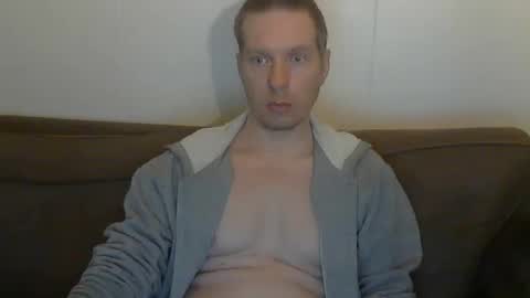 2small4you83 online show from 02/24/26, 11:36