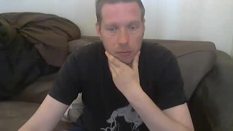 2small4you83 online show from 06/06/26, 04:55