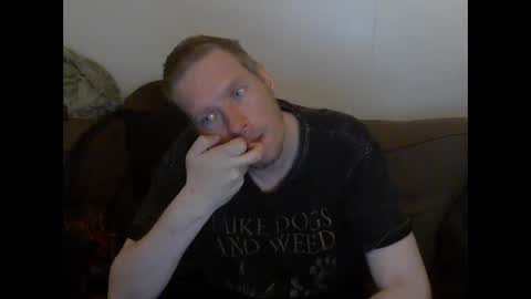 2small4you83 online show from 06/10/26, 07:13