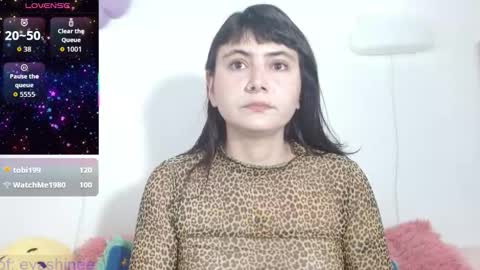 Snapshot of 333w4zh1n3 chatting on 10/13/25, 05:02 Eva online show from 10/13/25, 05:02