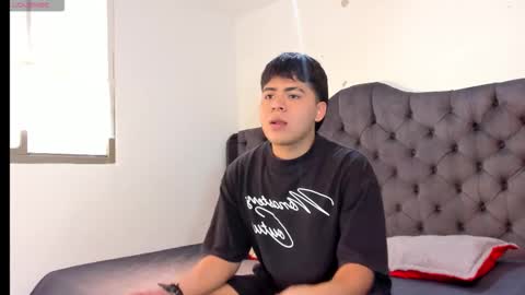 Snapshot of 3guy3 chatting on 11/07/25, 07:25 Guy 1 Guy 2 Guy 3. online show from 11/07/25, 07:25