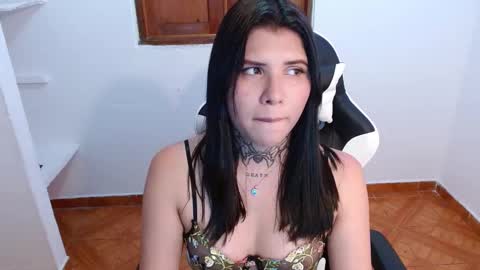 erika online show from 02/11/25, 11:44