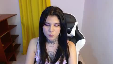 erika online show from 10/03/25, 10:51