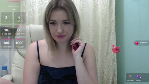 Snapshot of 3sweetcandy3 chatting on 01/10/25, 11:18 3sweetcandy3 online show from 01/10/25, 11:18