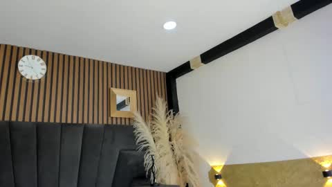 3X NAXAA online show from 12/18/25, 12:44