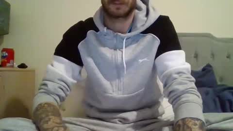 420feetloverr420 online show from 10/14/25, 10:43