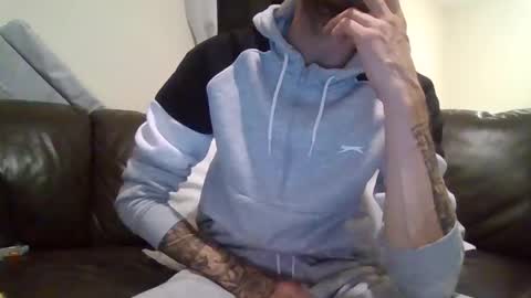 420feetloverr420 online show from 10/17/25, 11:07