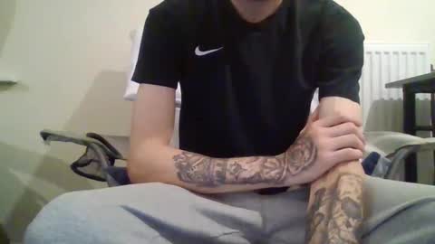 420feetloverr420 online show from 10/26/25, 11:31