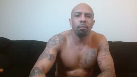 Snapshot of 420flyguy chatting on 12/12/24, 10:52 420flyguy online show from 12/12/24, 10:52