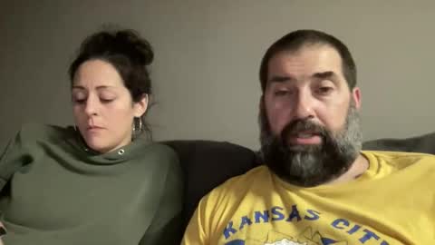 Snapshot of 420kc_couple chatting on 10/17/25, 01:31 KC420Couple online show from 10/17/25, 01:31