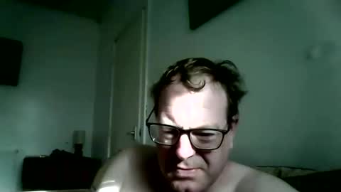 robert online show from 04/12/26, 08:08