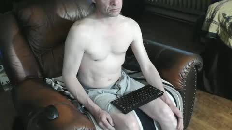 Snapshot of 51_donny chatting on 06/25/26, 11:42 51_donny online show from 06/25/26, 11:42