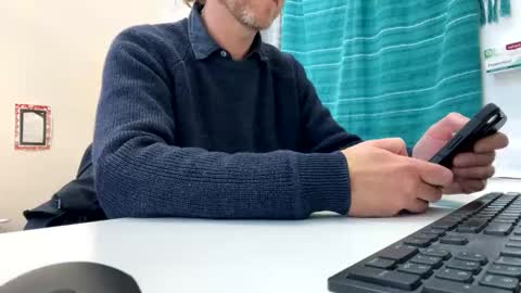 555tony555 online show from 05/18/26, 03:24