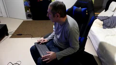 Larese Carlo online show from 01/17/26, 07:17