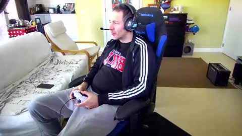 Larese Carlo online show from 02/15/26, 08:57