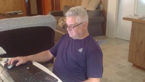 Snapshot of 55mnc chatting on 10/27/25, 02:43 Joe online show from 10/27/25, 02:43