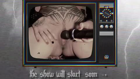 Snapshot of 666deathgasm chatting on 01/21/25, 07:06 Juune online show from 01/21/25, 07:06