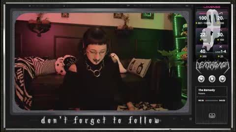 Snapshot of 666deathgasm chatting on 10/12/25, 06:07 Juune online show from 10/12/25, 06:07