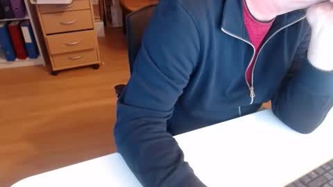 Snapshot of 69pifpaf chatting on 12/15/25, 07:23 69pifpaf online show from 12/15/25, 07:23