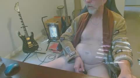 Snapshot of 6stringer62 chatting on 04/05/26, 08:39 6stringer62 online show from 04/05/26, 08:39