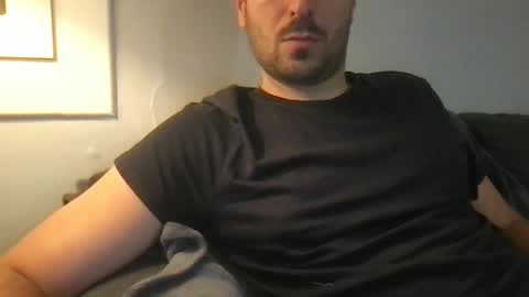 Snapshot of 6tu chatting on 10/14/25, 09:15 6tu online show from 10/14/25, 09:15