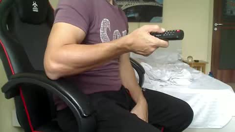 Snapshot of 77777_20225 chatting on 10/12/25, 12:59 77777 bigmax online show from 10/12/25, 12:59