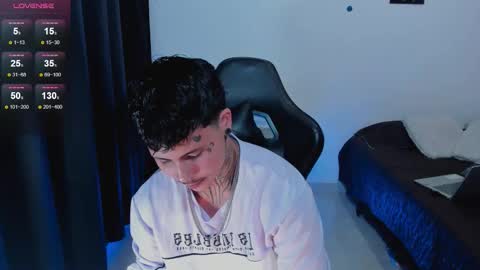 Snapshot of 777_stefantransmen chatting on 10/10/25, 11:48 Stefan online show from 10/10/25, 11:48