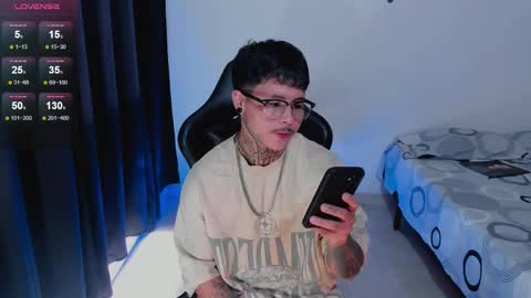 Snapshot of 777_stefantransmen chatting on 10/12/25, 07:35 Stefan online show from 10/12/25, 07:35