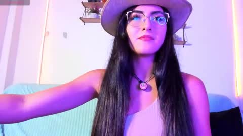 Snapshot of 77neferkitty77 chatting on 10/09/25, 12:30 online show from 10/09/25, 12:30