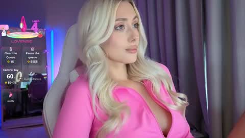 Snapshot of 7loren_wood7 chatting on 05/15/26, 02:57 Loren Wood online show from 05/15/26, 02:57