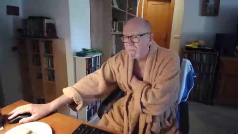  Papi  online show from 03/31/26, 08:48