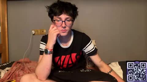 Snapshot of 8_goat chatting on 10/16/25, 10:55 Phillip online show from 10/16/25, 10:55